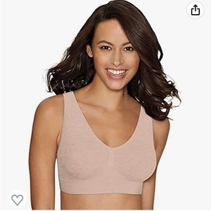 NEW Hanes wireless and seamless bra